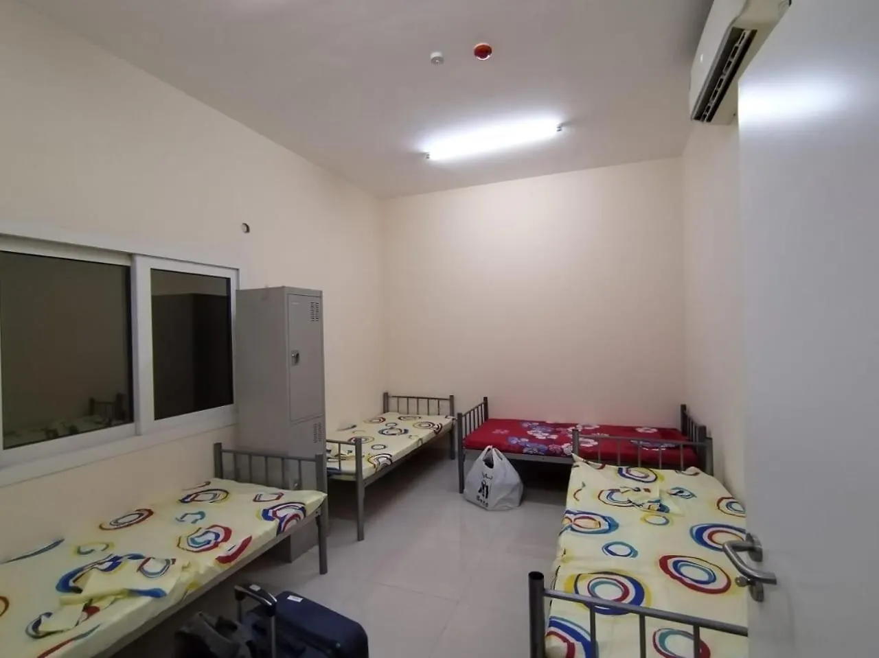 Opposit Nuzul Step Only Bachelor Monthly Accomodation Apartment Dubai 0*,  United Arab Emirates